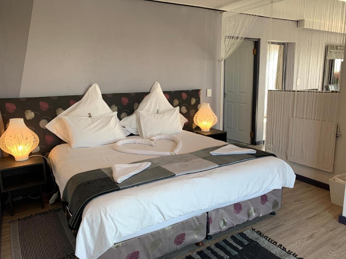 Farr Out Guest House Paternoster Esterno foto