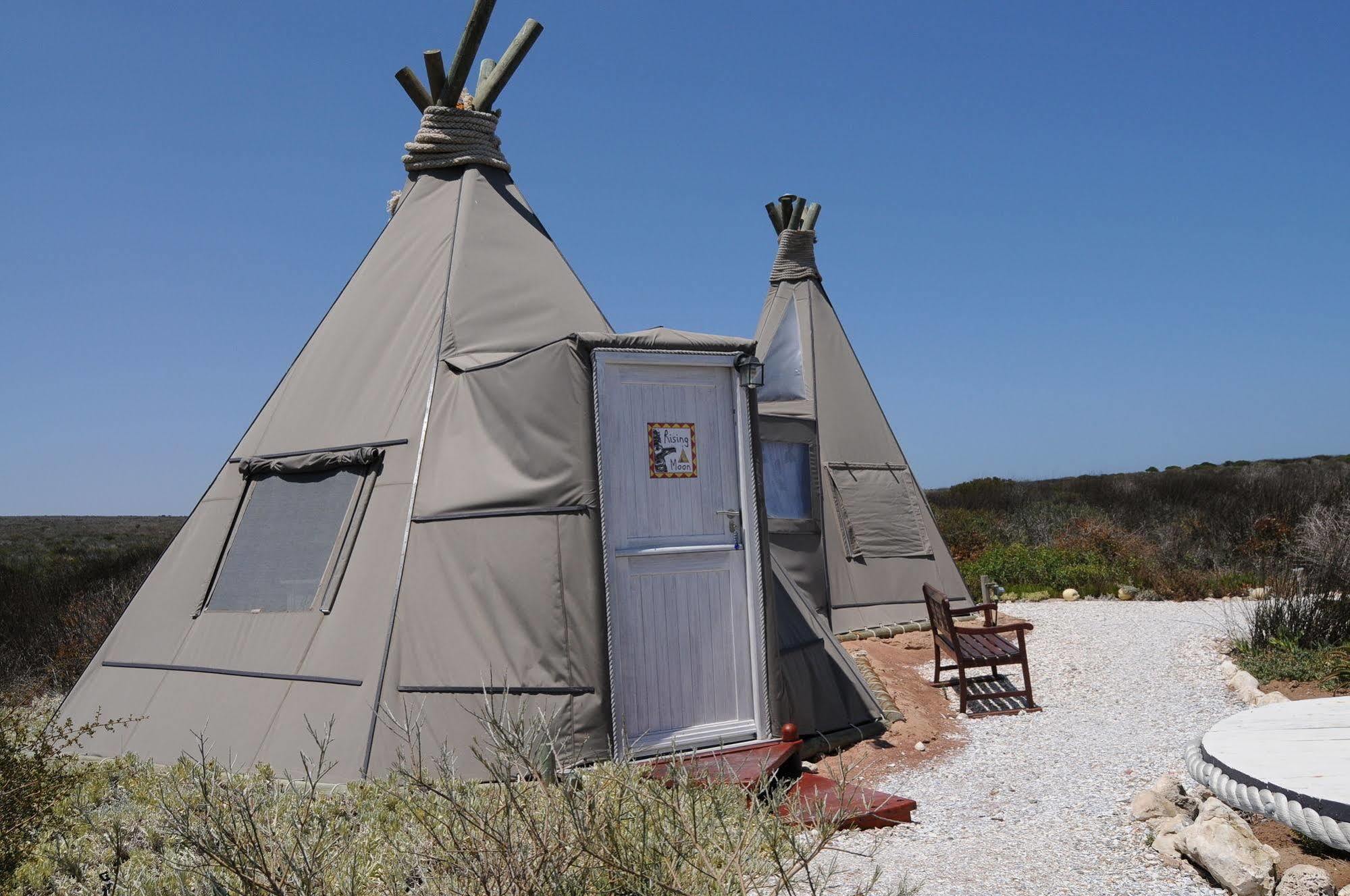 Farr Out Guest House Paternoster Esterno foto