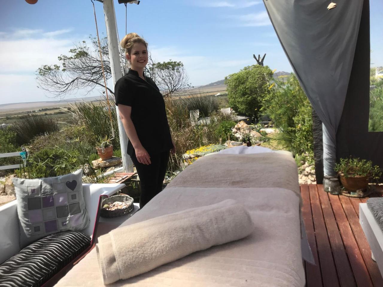 Farr Out Guest House Paternoster Esterno foto