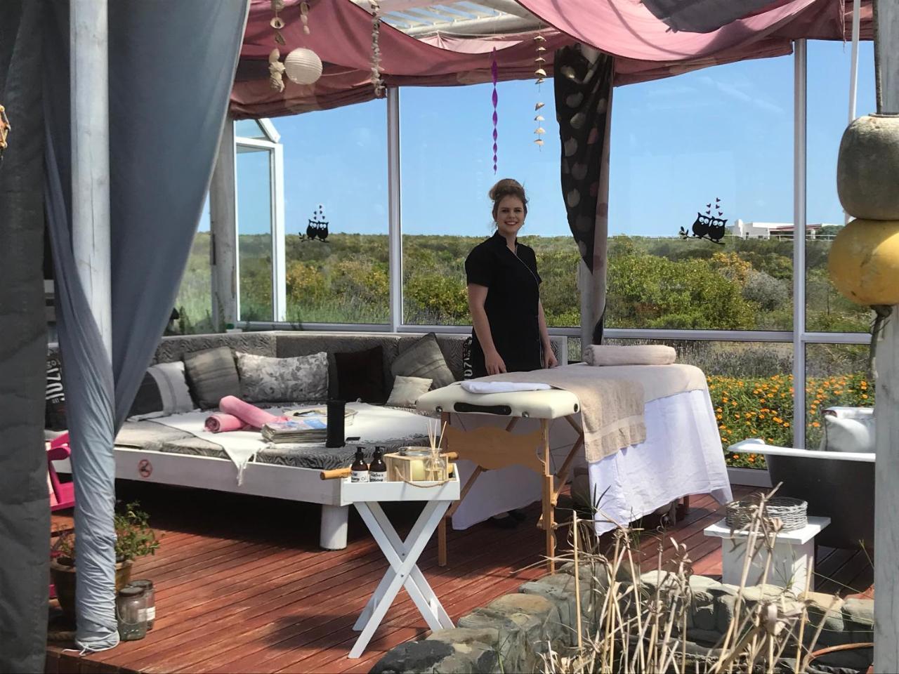 Farr Out Guest House Paternoster Esterno foto