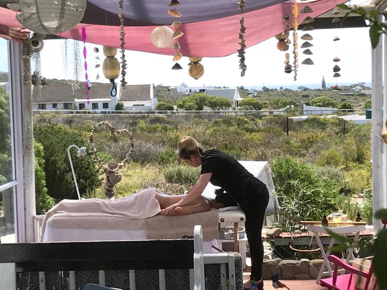 Farr Out Guest House Paternoster Esterno foto